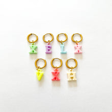 Afbeelding in Gallery-weergave laden, EARRING - INITIAL - ByBellu
