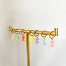 Afbeelding in Gallery-weergave laden, EARRING - INITIAL - ByBellu